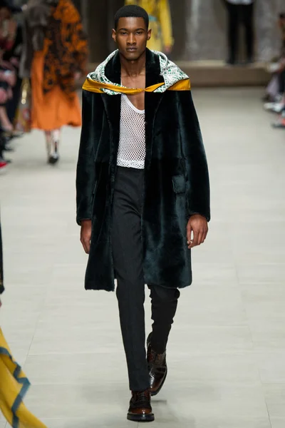 Look 22